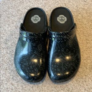 Timberland clogs-size 6.5